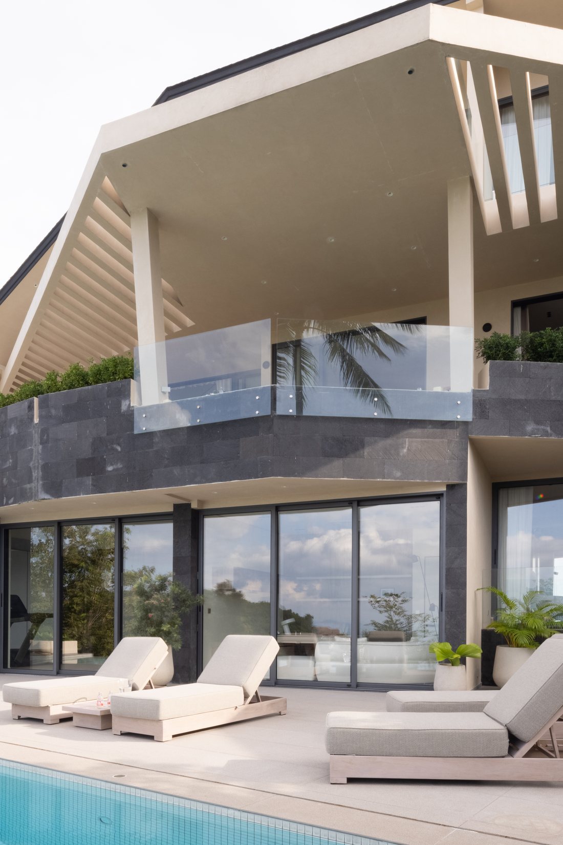 Luxury villa with pool